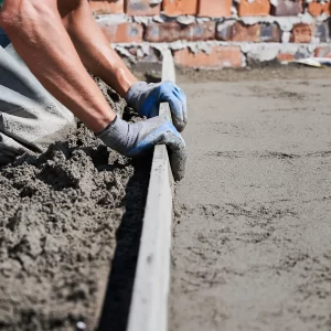 Screed with fibre used for smoothing surfaces